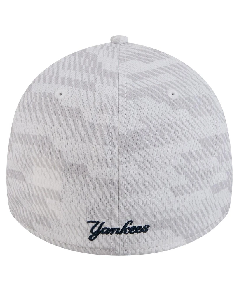 New Era Men's White New York Yankees Graded 39THIRTY Stretch Fit Hat