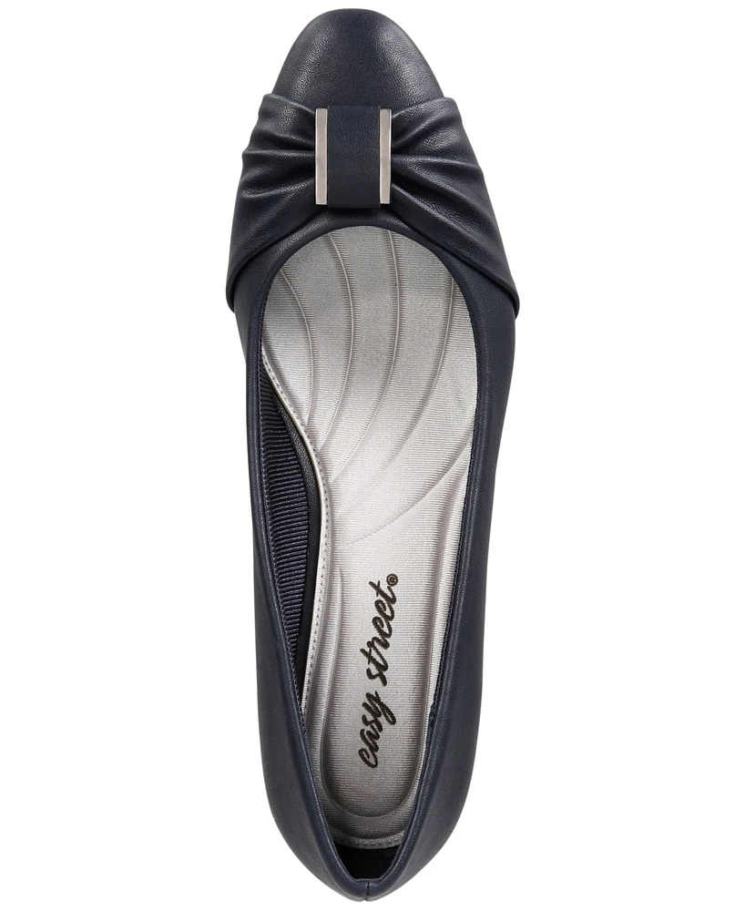 Easy Street Eloise Pumps