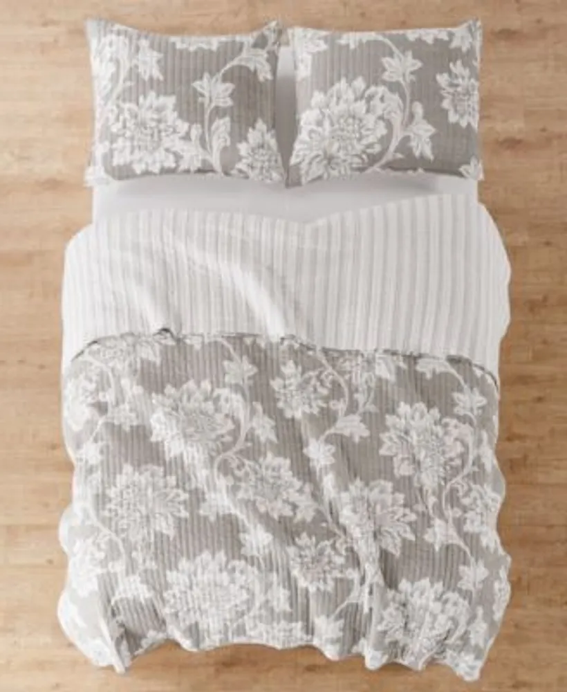 Levtex Sanira Jacobian Large Floral Quilt Sets