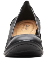 Clarks Women's Neiley Pearl Slip-On Pumps
