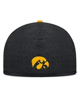 Nike Men's Black Iowa Hawkeyes On-Field Dugout True Performance Fitted Hat