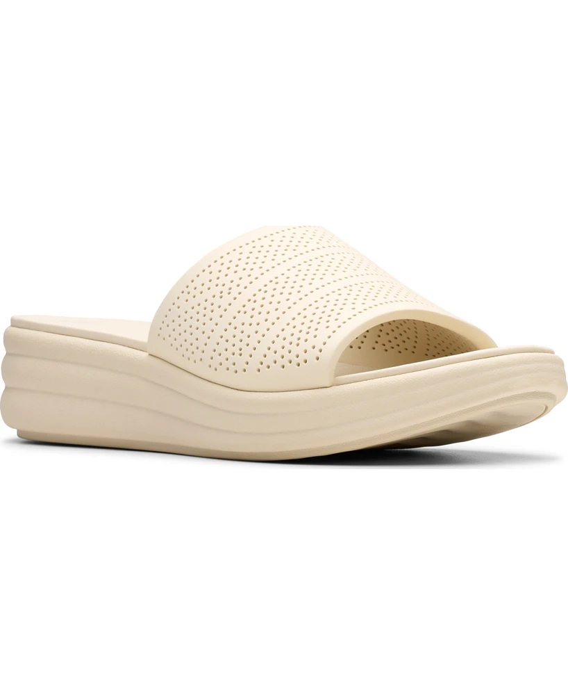 Clarks Cloudsteppers Women's Drift Twist Slip-On Flat Sandals