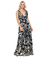 Betsy & Adam Women's Sleeveless V-Neck Gown