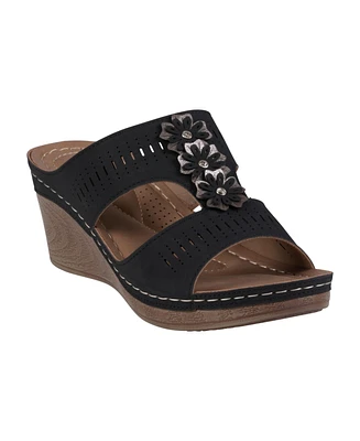 Gc Shoes Women's Lisette Flower Perforated Wedge Sandals