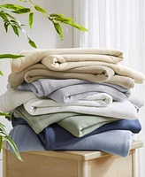 Madison Park Lightweight Breathable Cooling Blanket