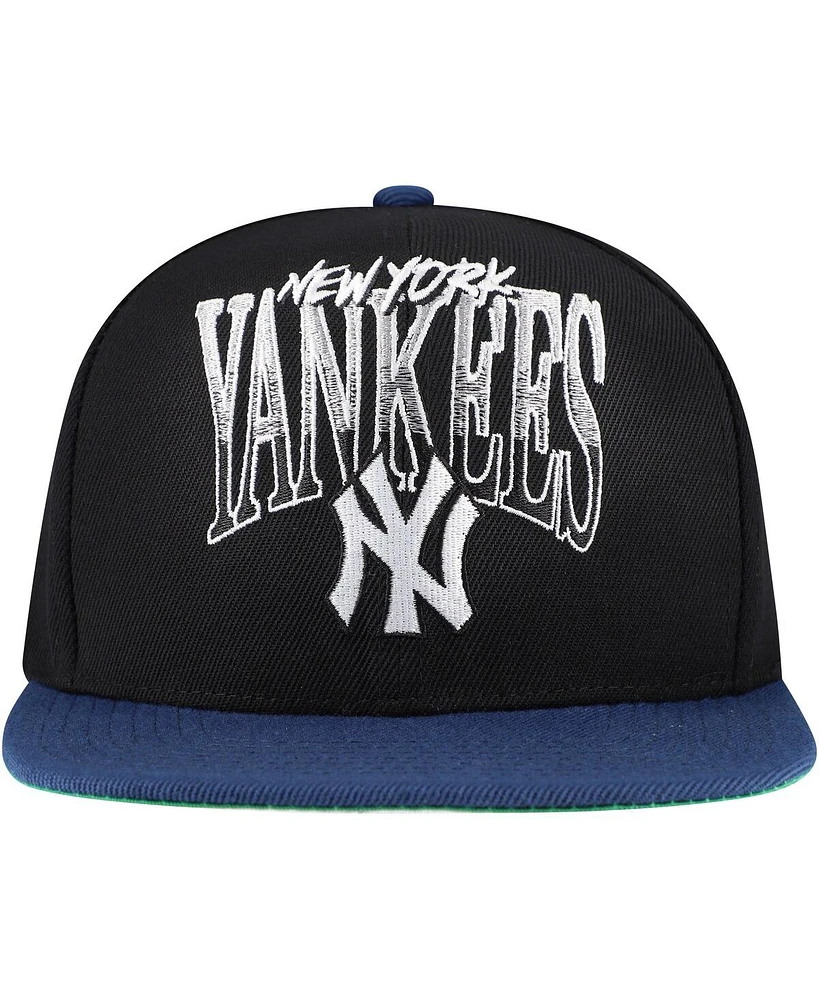 Mitchell & Ness Men's Black New York Yankees Rise Up Snapback Hat