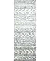 Closeout! Bashian Taron Val-08 Silver 2'6" x 8' Runner Rug