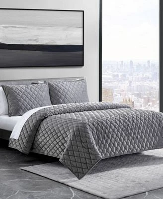 Vera Wang Diamond Velvet Quilt Set
