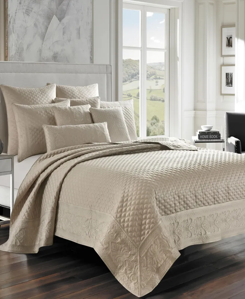 J Queen New York Lyndon Coverlet, Full/Queen