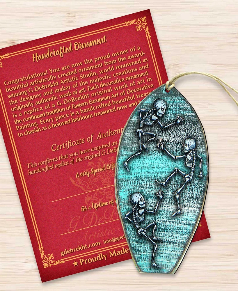 Designocracy Holiday Wooden Ornaments Halloween Skeletons Surfboard Home Decor Set of 2 G. DeBrekht