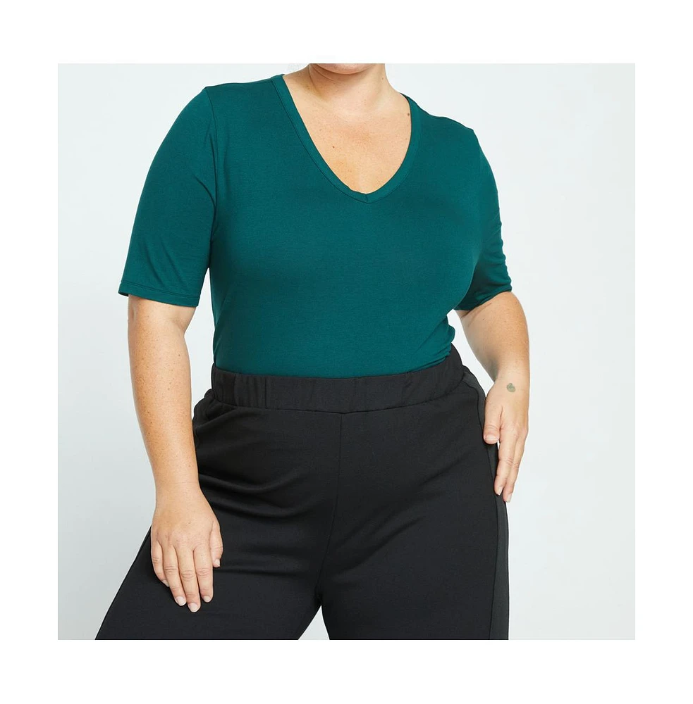 Universal Standard Women's Lily Liquid Jersey V-Neck Stovepipe Tee