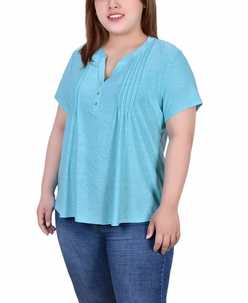 Plus Short Sleeve Y-Neck Jacquard Knit Top