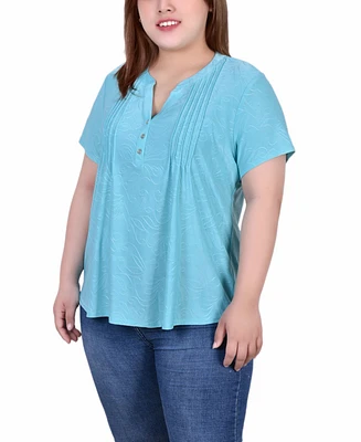 Plus Short Sleeve Y-Neck Jacquard Knit Top