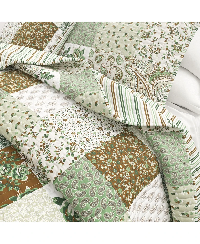 Linery & Co. All Season 3 Piece Floral Stitched Quilt Set with Shams