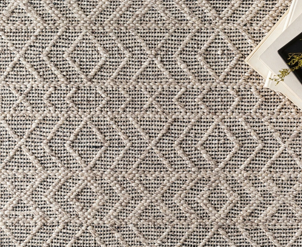 Surya Ingrid Ing-2000 9'x13' Area Rug