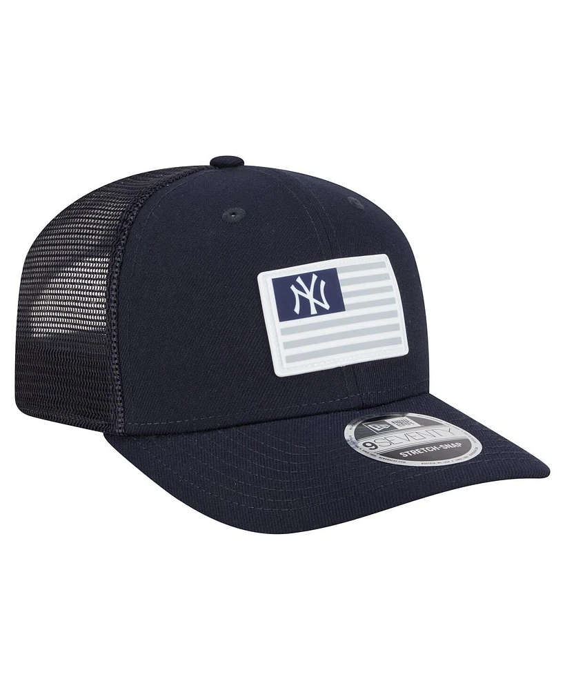 New Era Men's Navy New York Yankees Flag 9SEVENTY Stretch-Snap Hat