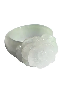 Rose — Off-White Jade Ring