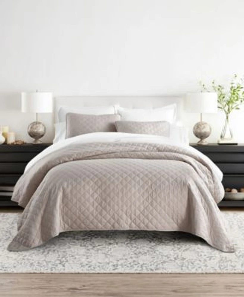 Ienjoy Home Diamond Stitch Lightweight Quilt Sets