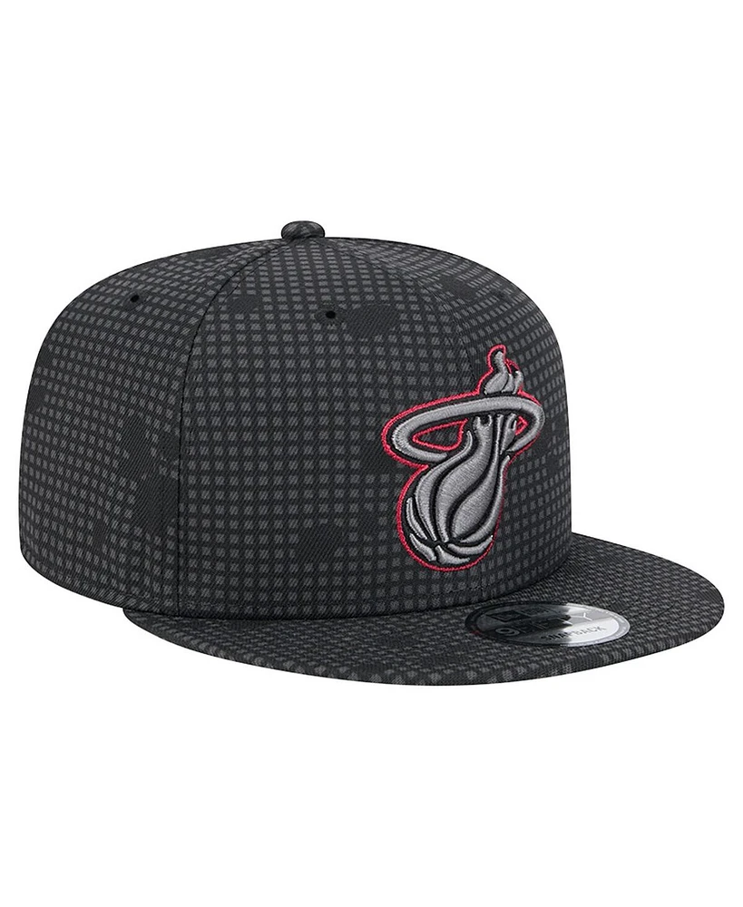 New Era Men's Black Miami Heat Midnight Ink Pop Outline 9FIFTY Snapback Hat