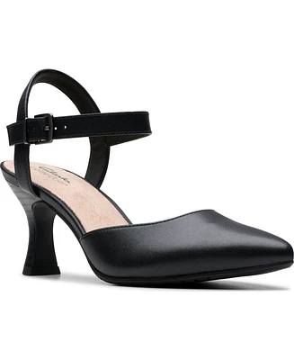 Clarks Collection Women's Kataleyna Cora Pointy Toe Pumps
