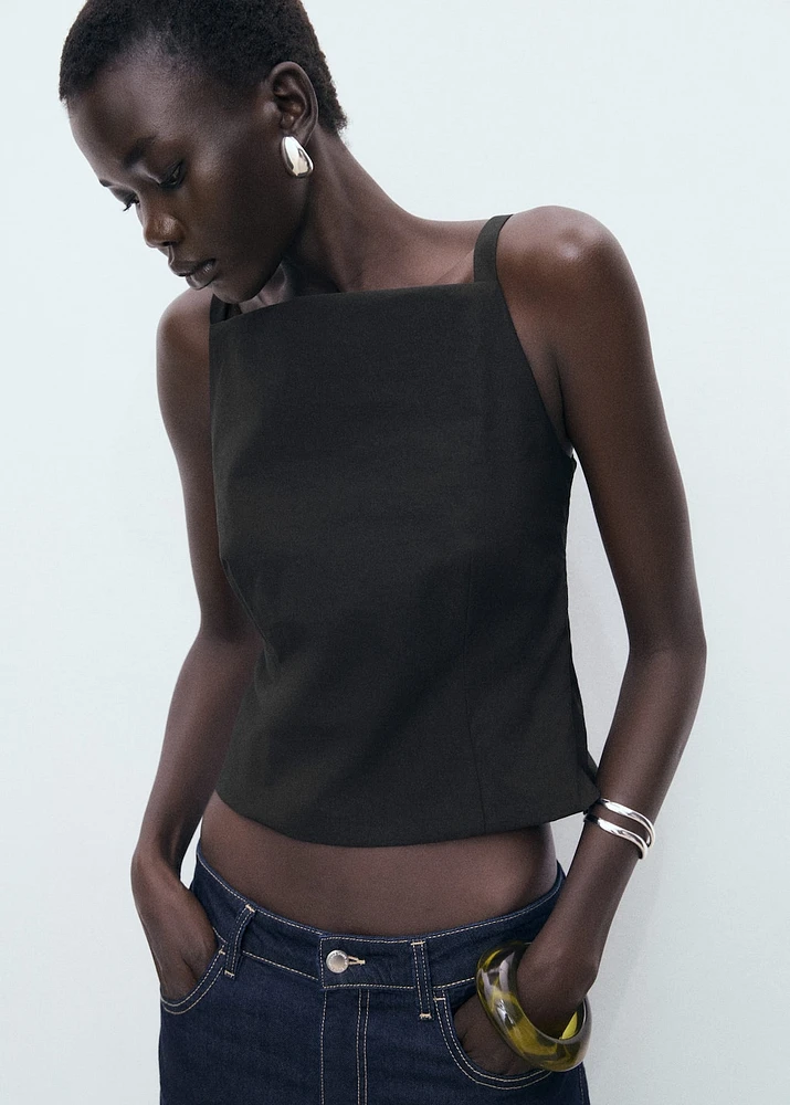 Top with bows on the back