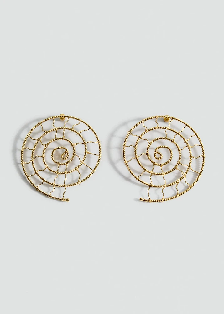 Shell design earrings
