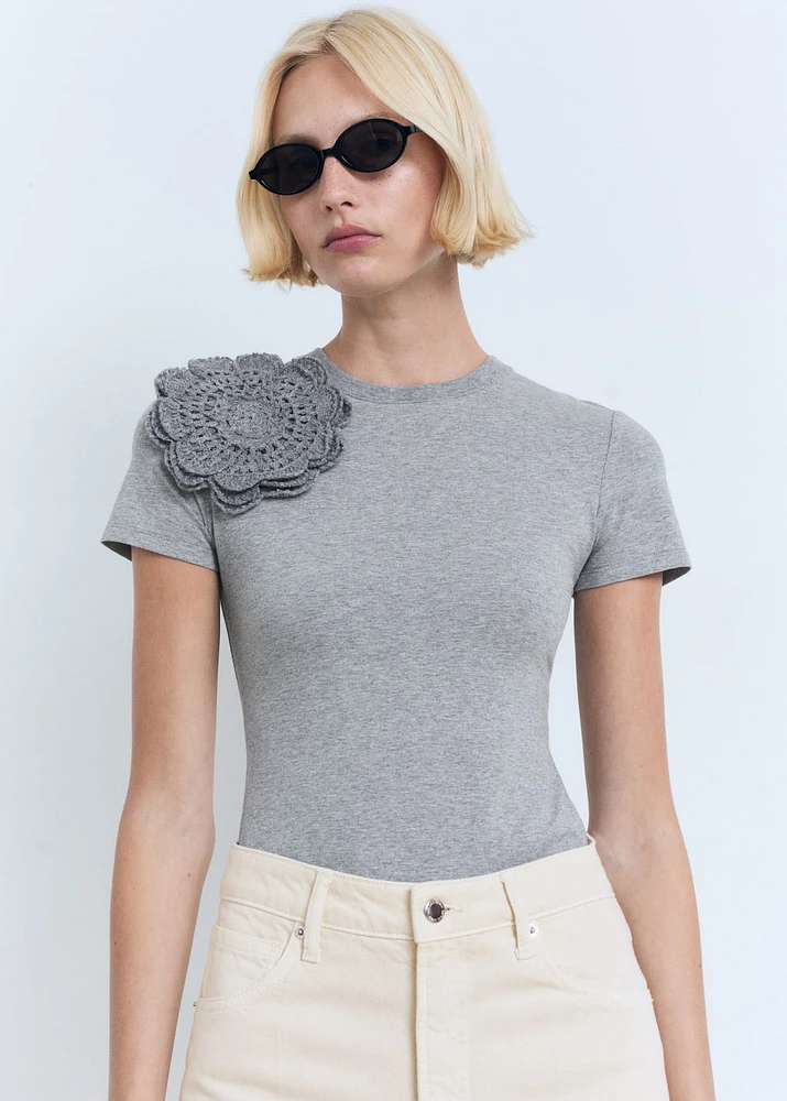 Crochet cotton t-shirt with flower