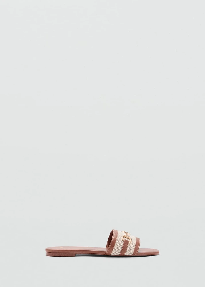 Sandals with buckle strap
