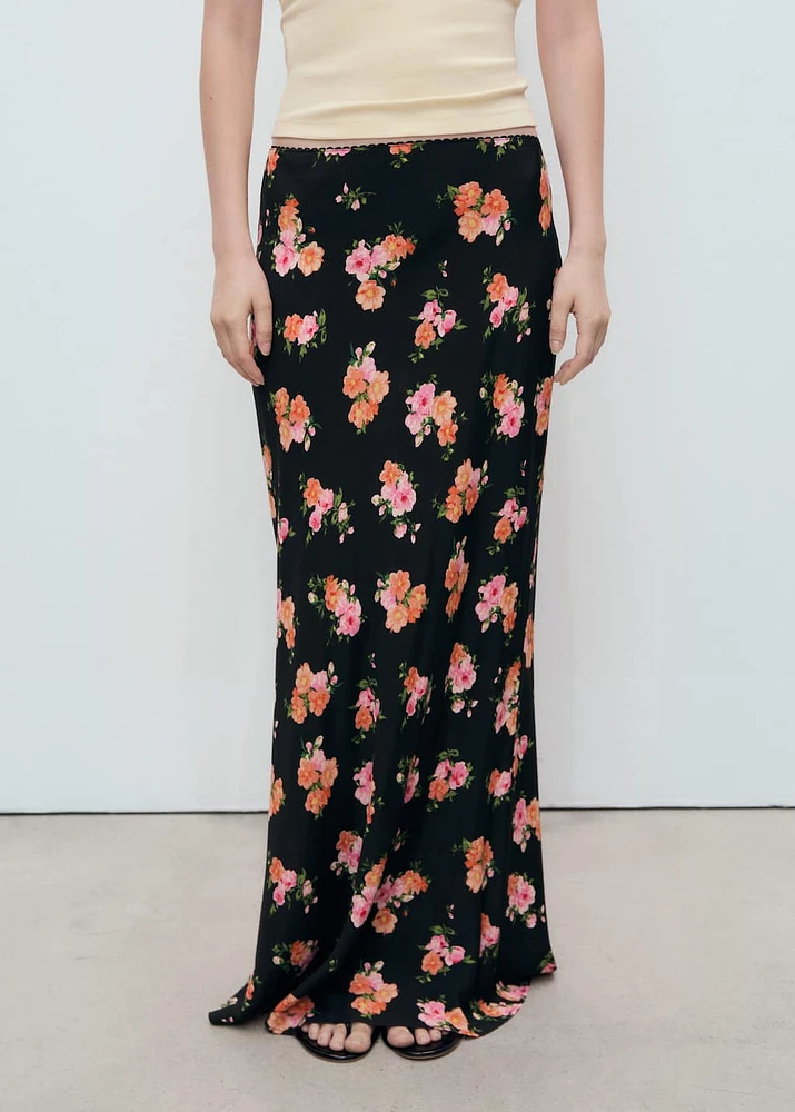 Floral skirt with lace trim
