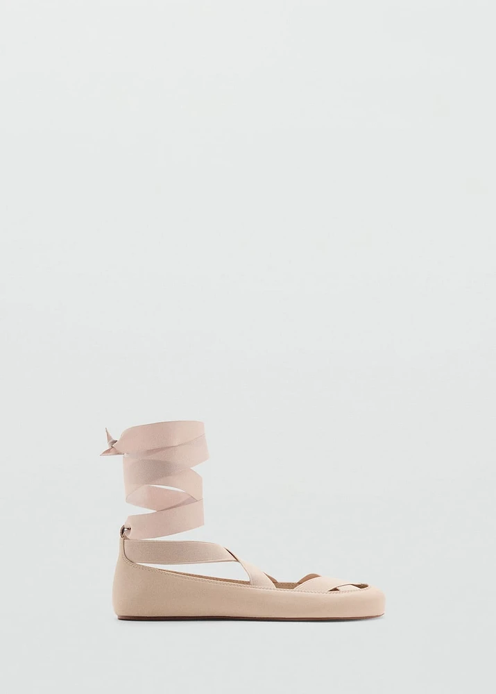 Criss-cross strap ballet flats