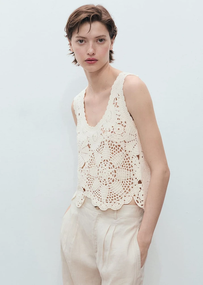 Crochet top with flowers
