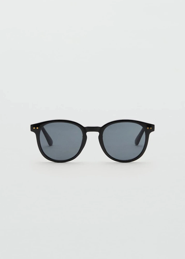 Round-framed sunglasses