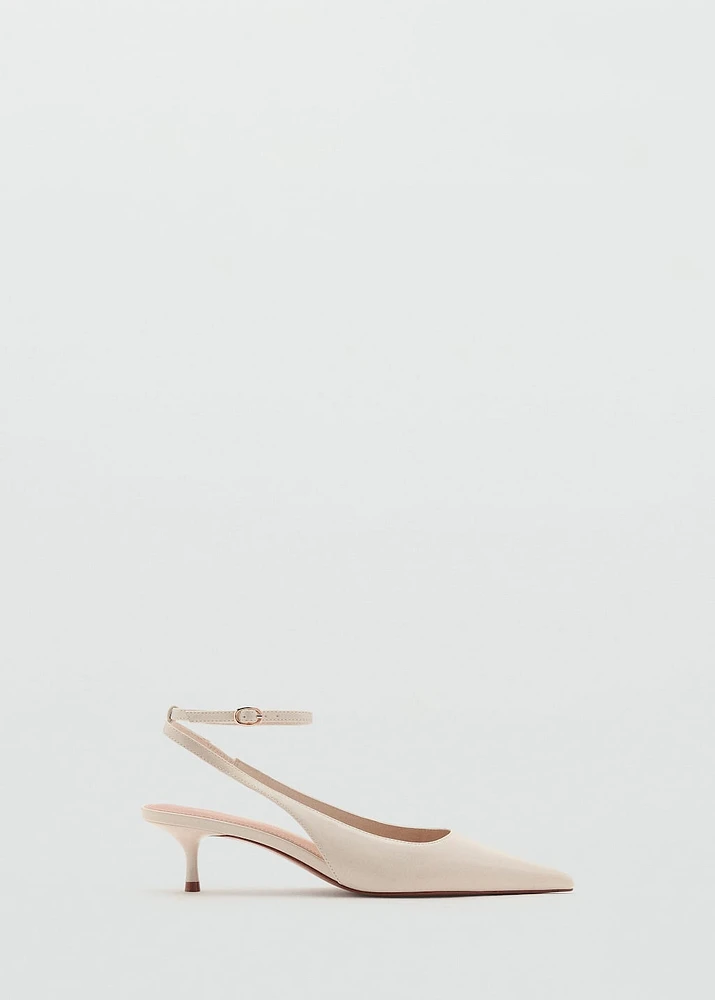 Kitten-heel pointed shoes