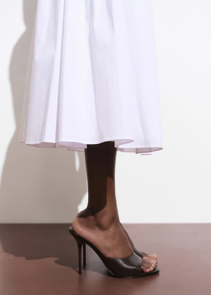 Heel leather sandals