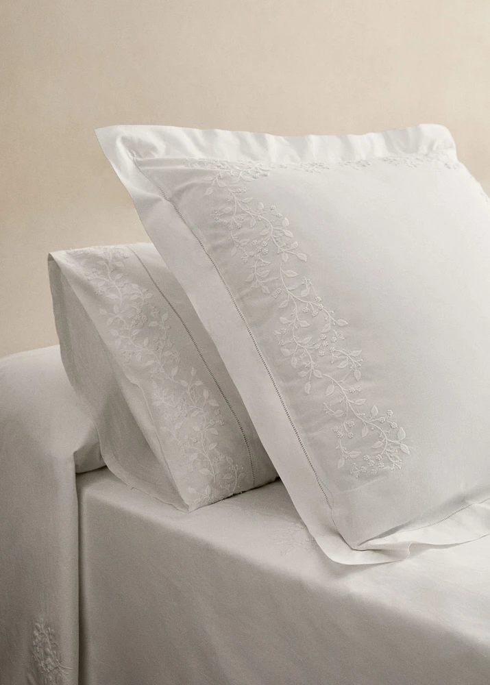 Cotton percale pillowcase with embroidered flowers 45x110 cm