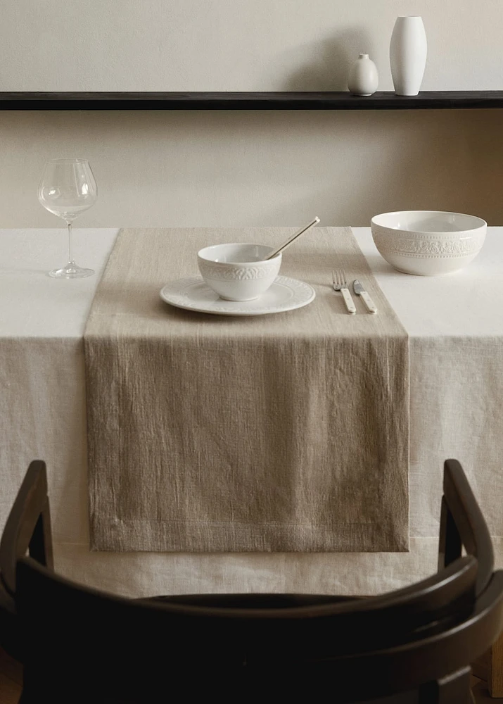 Linen table runner