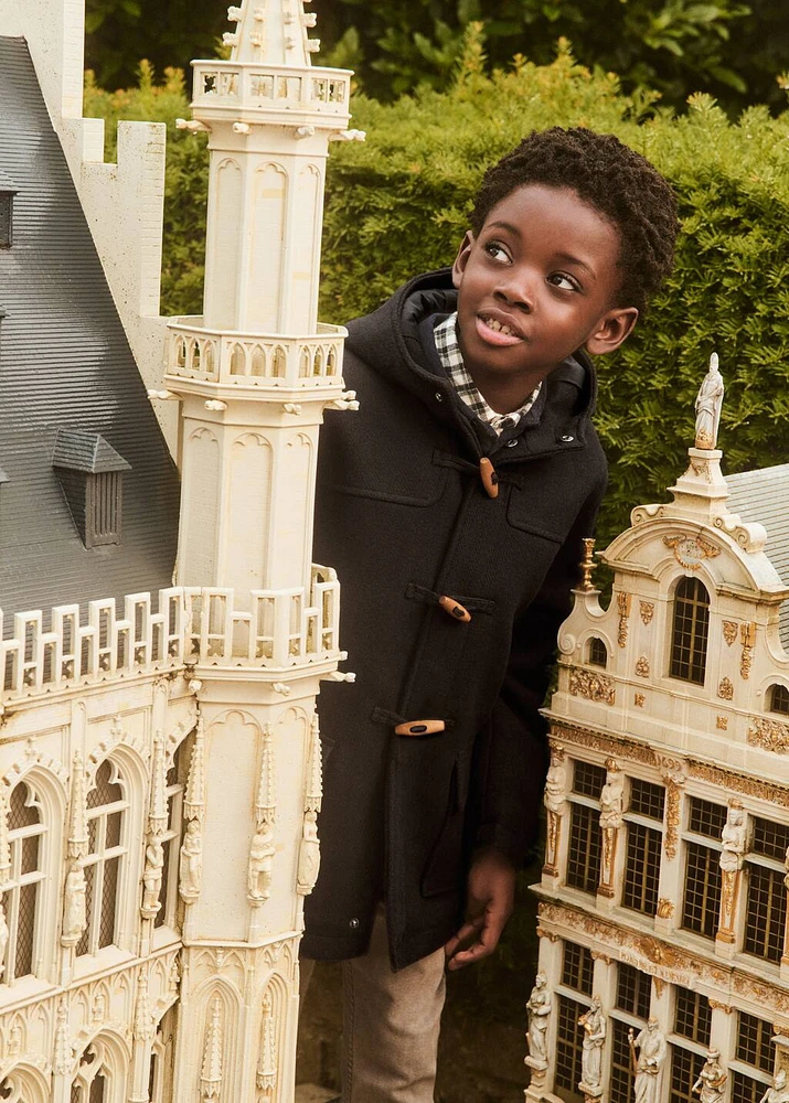 Cloth coat with pockets