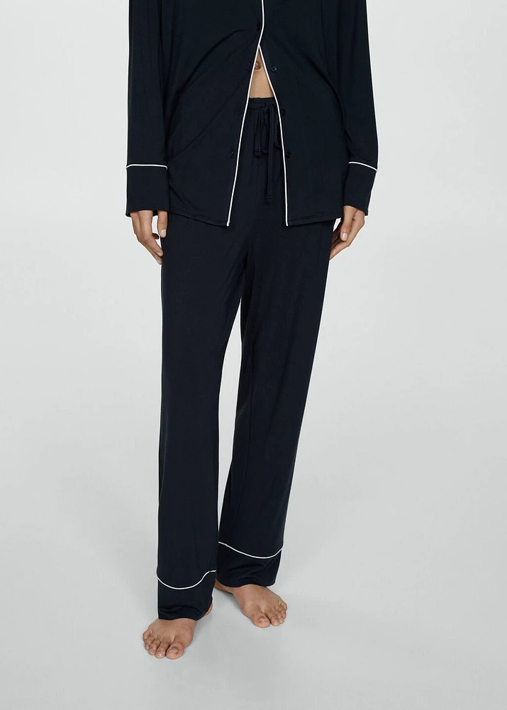 Two-piece pyjamas with piping