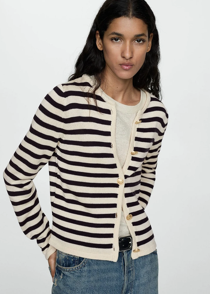 Knitted cardigan with jewel button