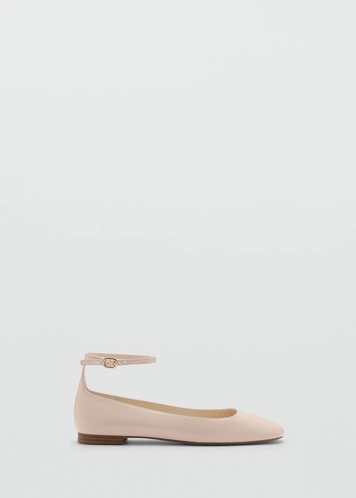 Patent leather-effect ballet flats