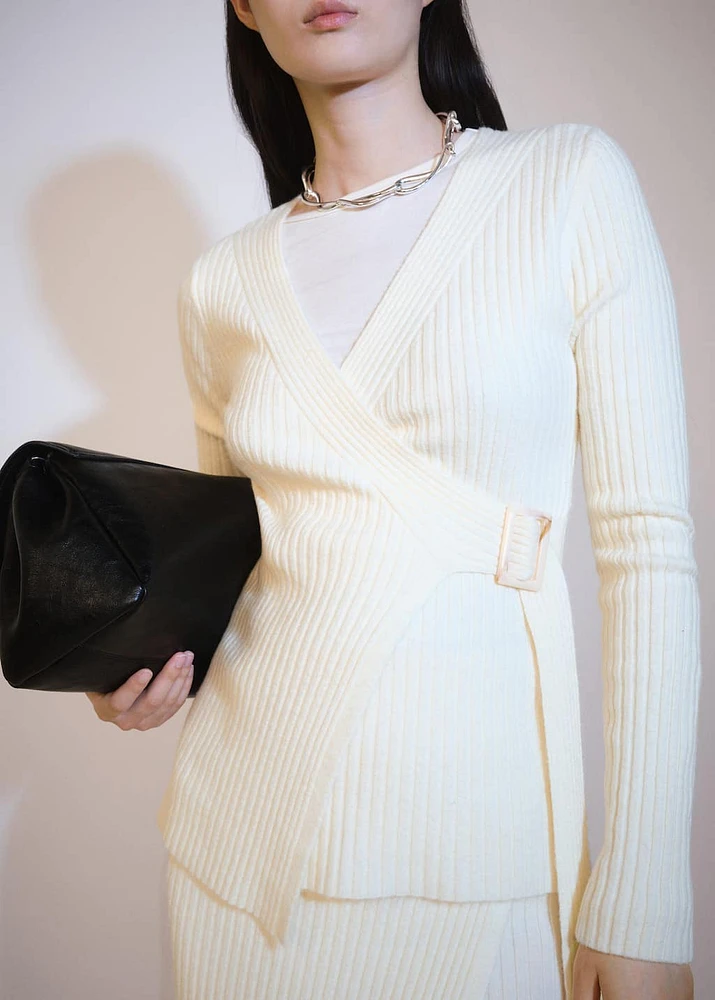 Ribbed cardigan with buckle