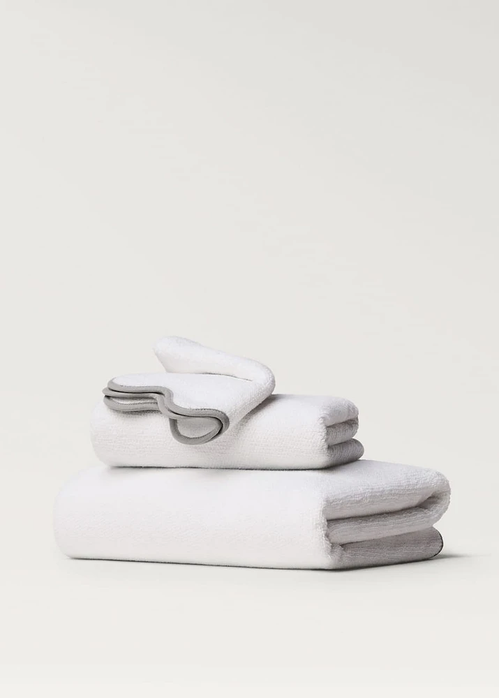 Rice-stitch hand towel with waves