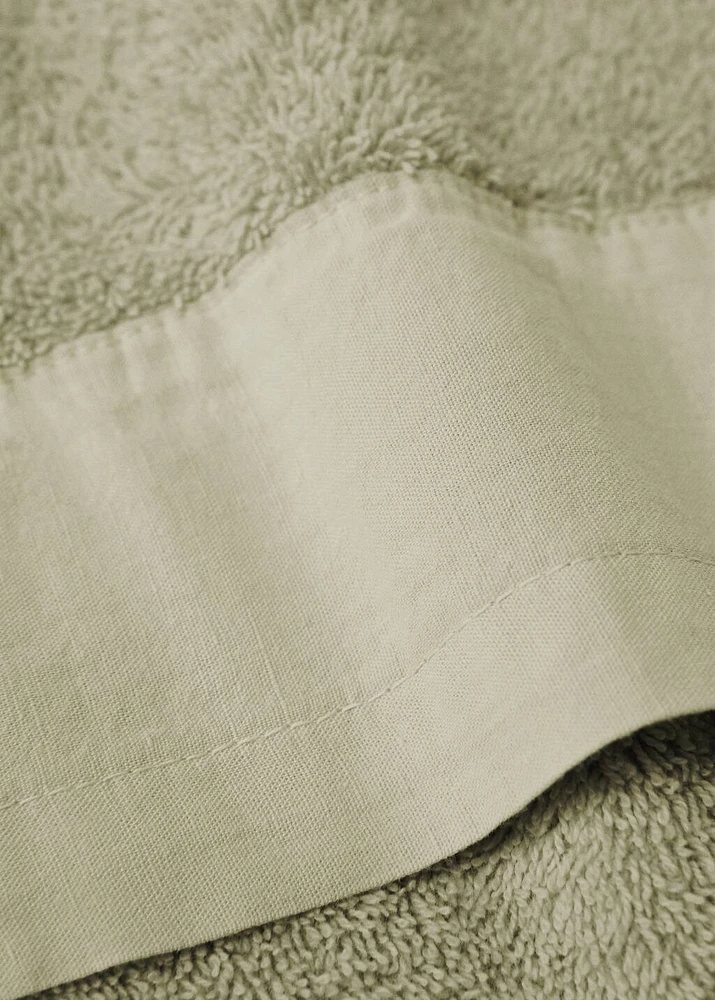 Face towel with linen trim