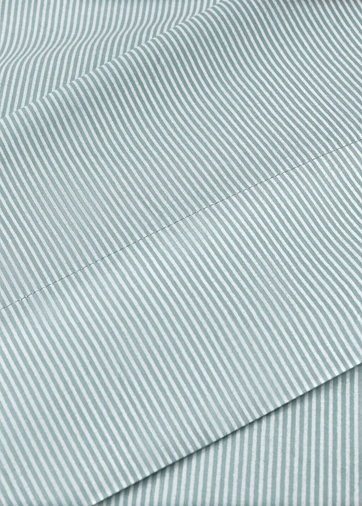Cotton percale striped top sheet for crib