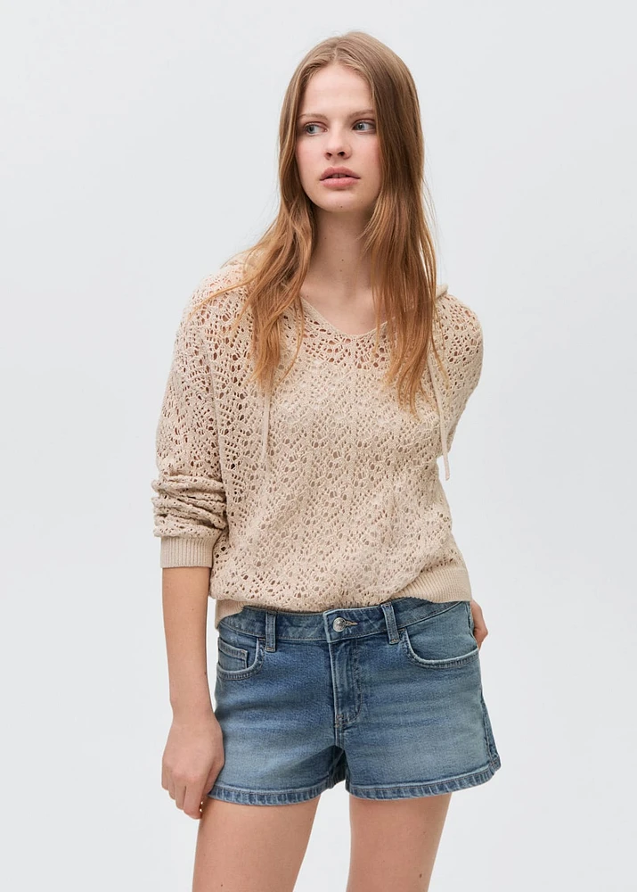 Low-waist shorts with opening
