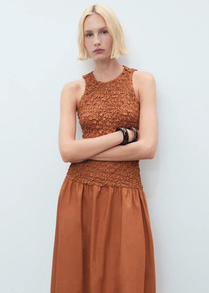 Combined open-back textured dress