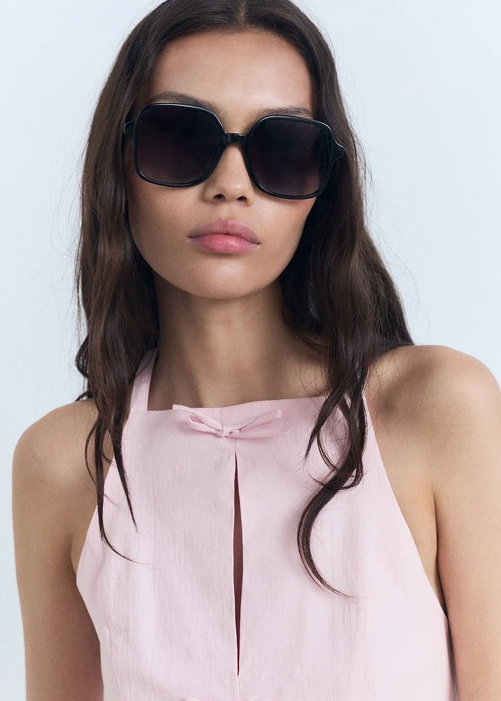 Halter top with bows