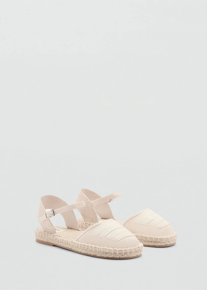 Espadrilles with buckle closure