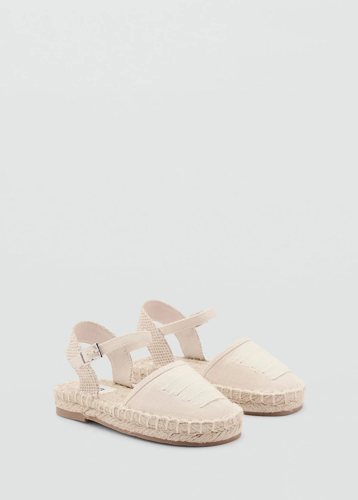 Espadrilles with buckle closure