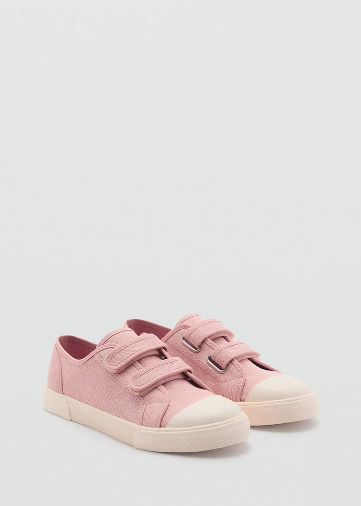 Velcro fastening straps sneakers